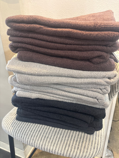 Barefoot Dreams - CCL Heathered Weekend Wrap